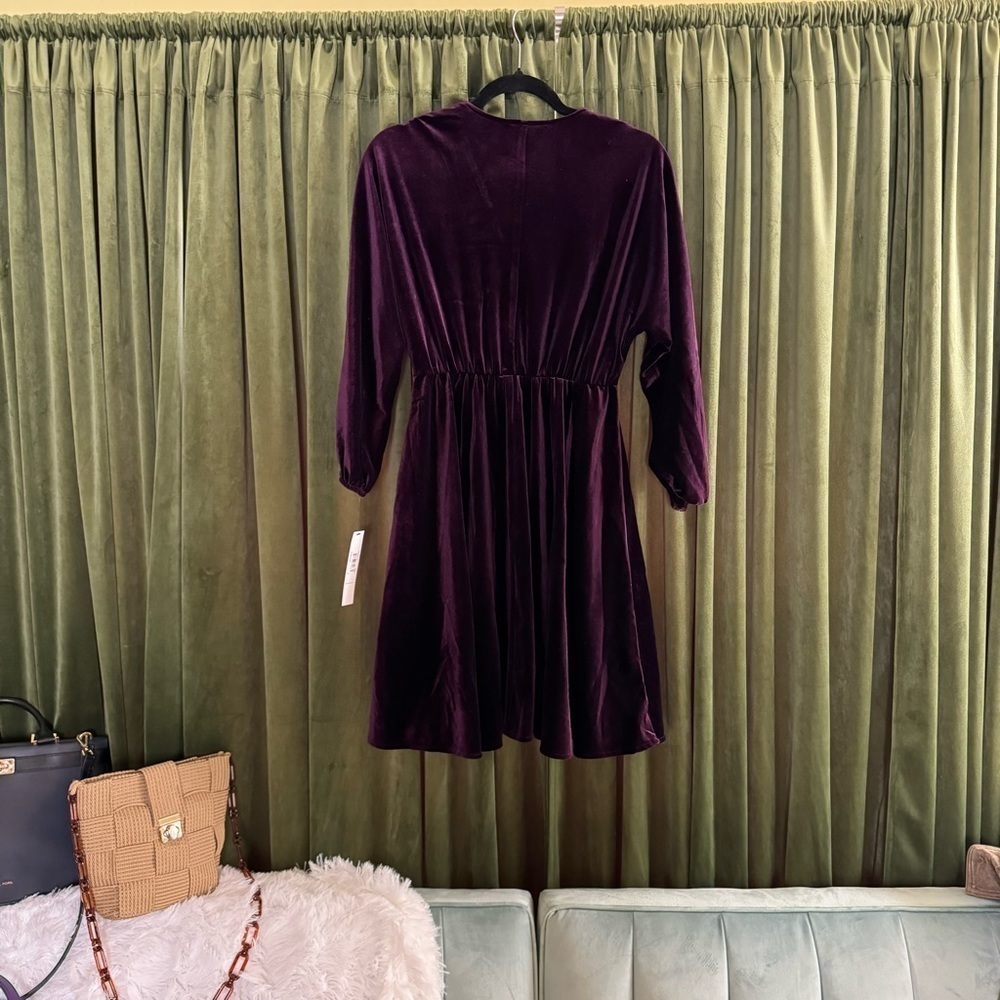 NWT Maggy London Purple Velvet V Neck Dress - Picture 2 of 5